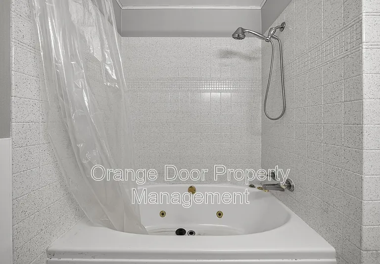 1611 Wheeler St S #1 — Photo 22