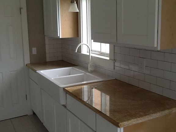 2nd image of 415 Maine Ave