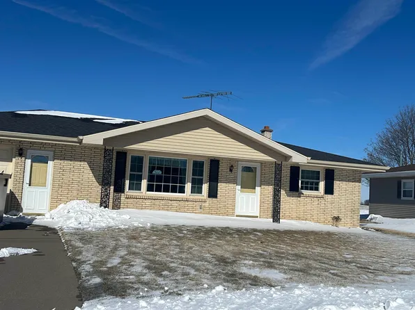 145 Crest View Dr, Potosi, WI 53820