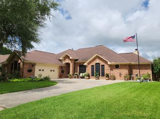 104 Portulaca St, Lake Jackson, TX 77566