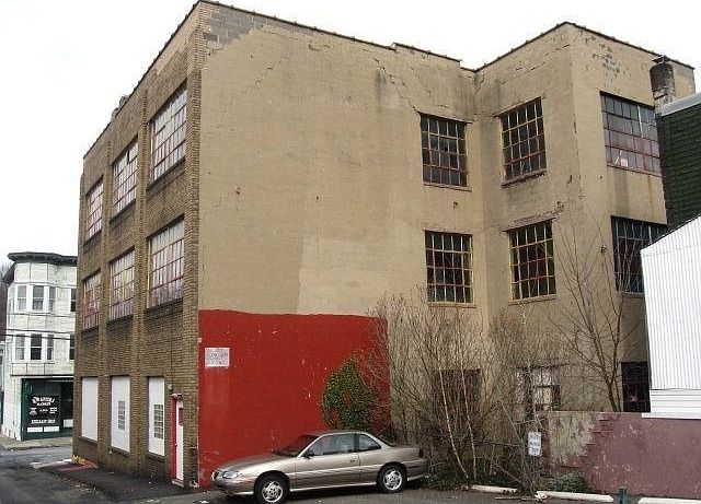 2nd image of 300 E Pine St
