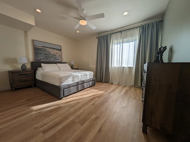 5692 Linfield Ave — Photo 13