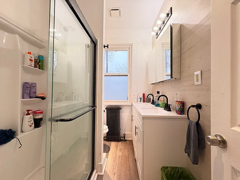5818 Hobart St #2 — Photo 21