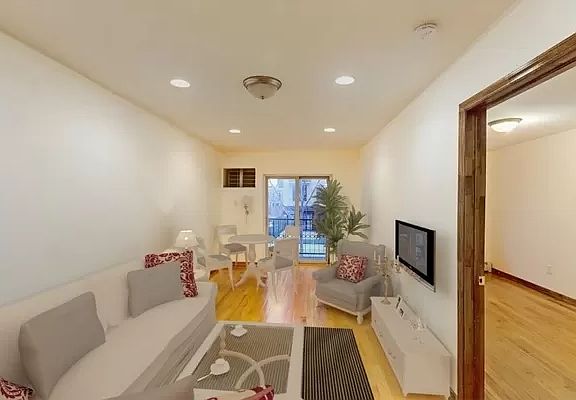 5th image of 236 Hawthorne St #2A