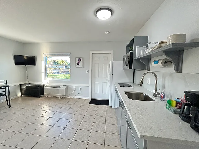 14621 McGregor Blvd #11 — Photo 8