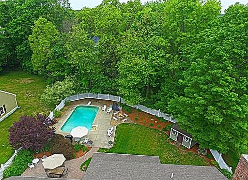 3rd image of 5 Glenwood Cir