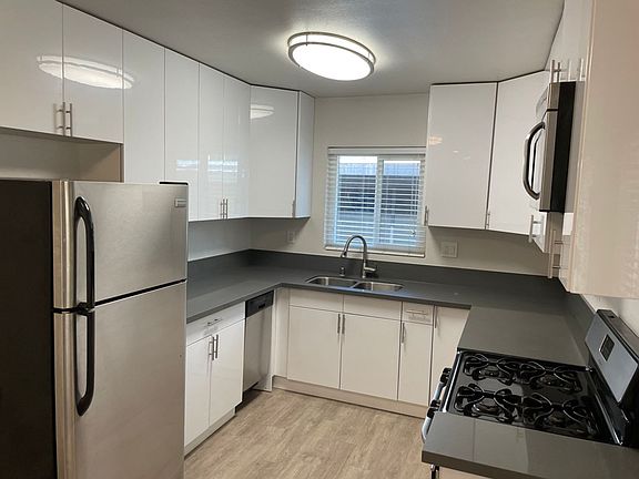 4th image of 1233 N Orange Grove Ave #5