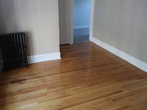 3rd image of 6372 N Hermitage Ave #3