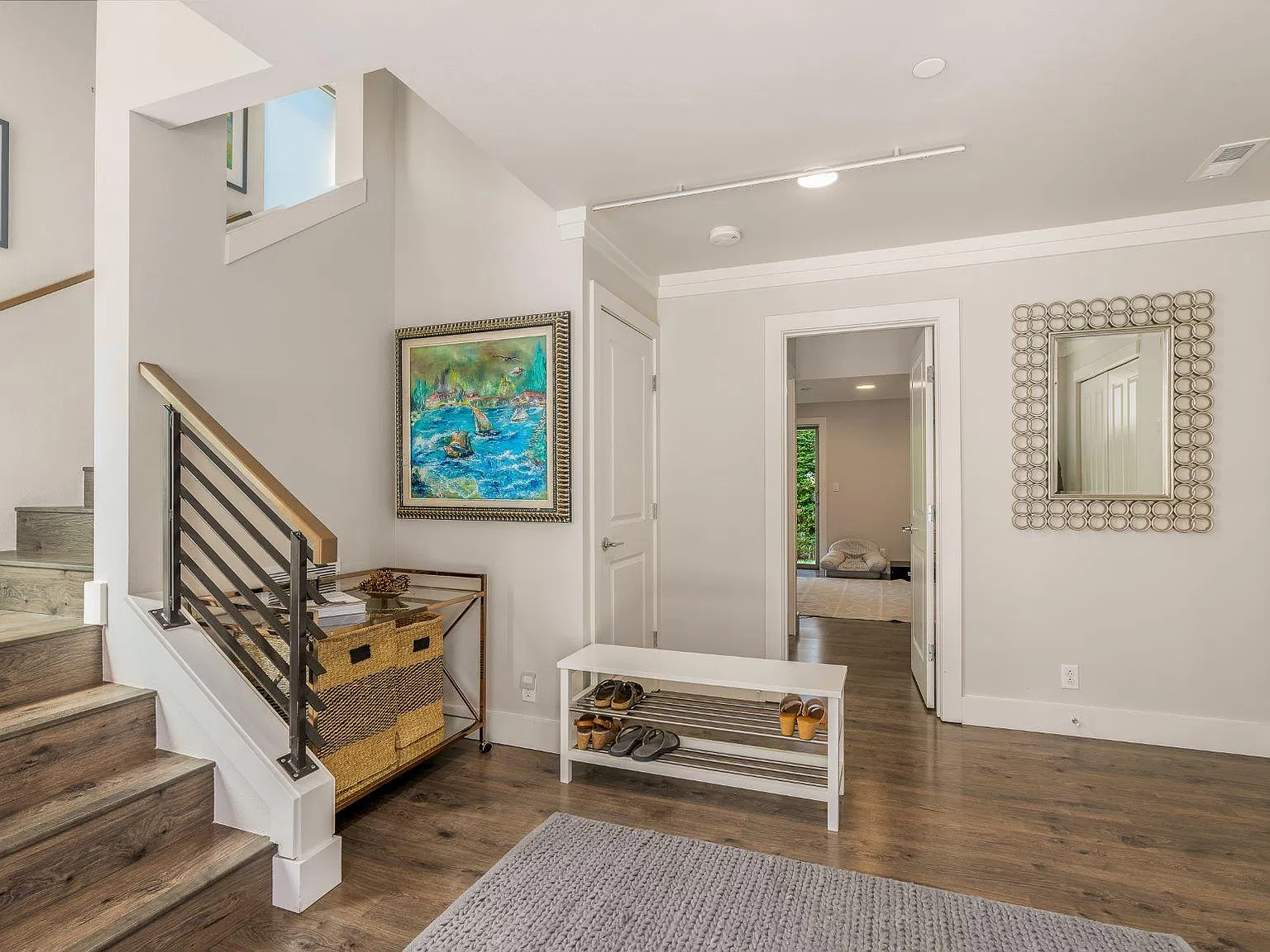 5 bed, 3120 sqft, $6,600 — Photo 3