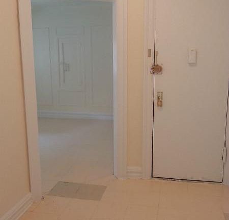 3rd image of 2810 Bailey Ave APT 33D