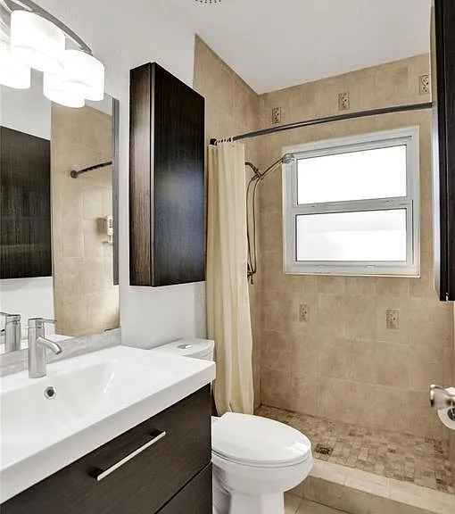 708 NE 24th Ave — Photo 15