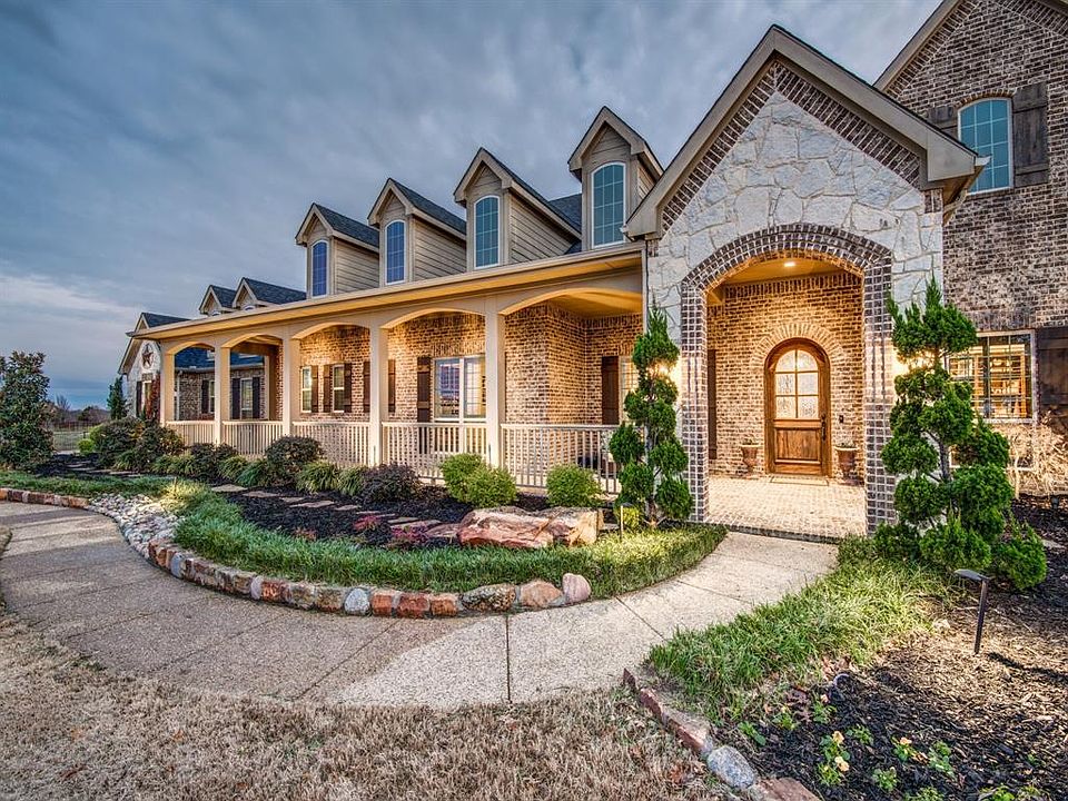 1st image of 801 S Bluffview Dr