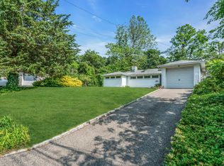 37 Wellington Rd, Greenvale, NY 11548