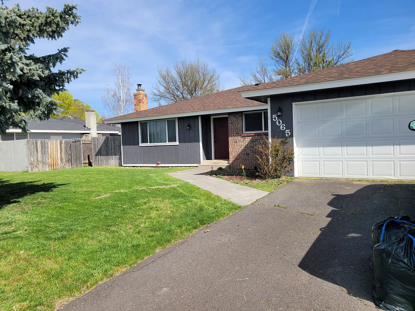 5065 Southview Dr photo 1
