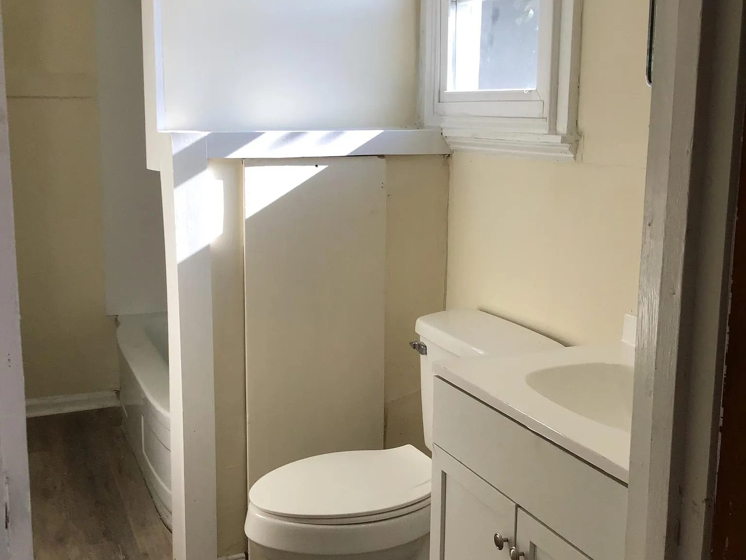 1810 Bainbridge St — Photo 3