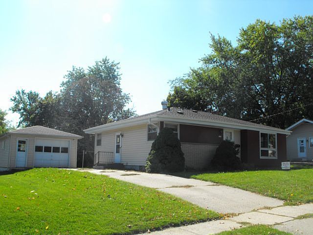 2nd image of 1724 Fairview Dr