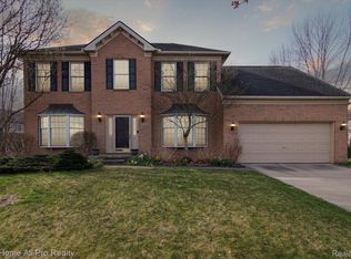 1165 Cantor Ln, South Lyon, MI
