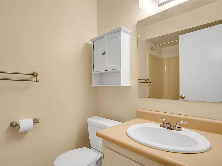 Blackhawk Commons Apartments — Photo 7