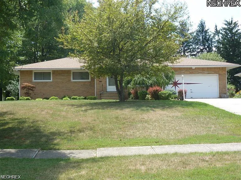 18203 Bonnie Ln photo 1
