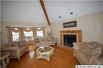 3rd image of 2 Anderson Ct