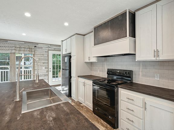 5th image of 7739 Admiral Dr