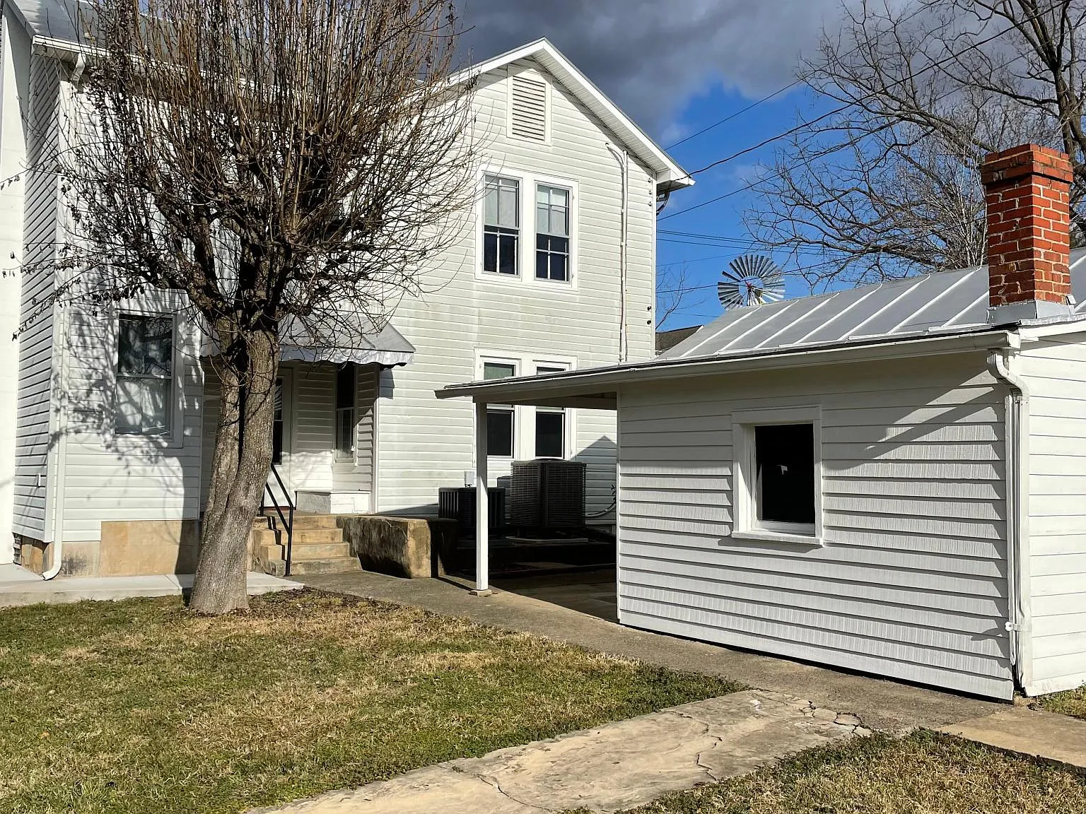 404 Virginia Ave — Photo 2