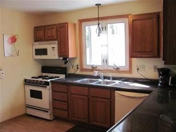 5th image of 3608 Hollyridge Ln