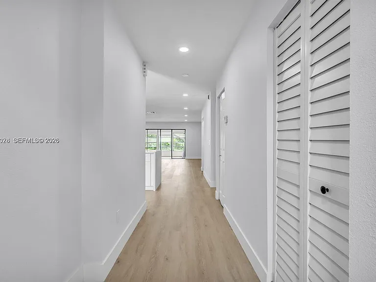 8535 Casa Del Lago #F — Photo 4