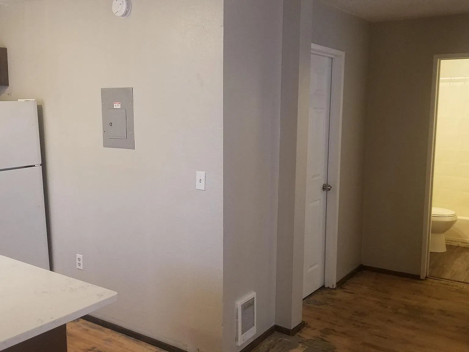 330 E Montgomery Ave — Photo 4