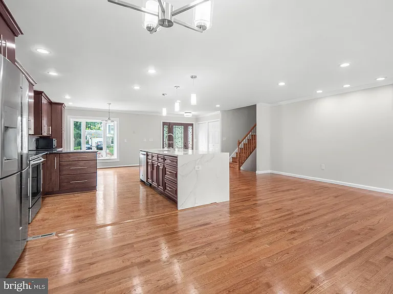 14204 Woodcrest Dr — Photo 7