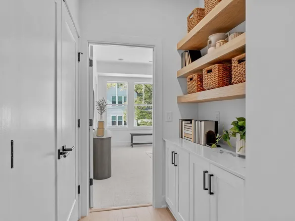 5053 Lundy Dr #101, Raleigh, NC 27606