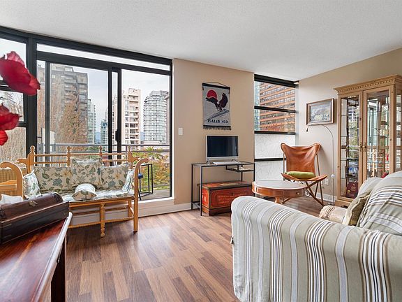 4th image of 1688 Robson St #306