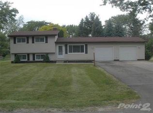 5282 Mapletree Dr, Flint, MI 48532