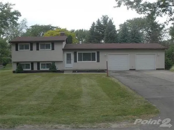 5282 Mapletree Dr, Flint, MI 48532