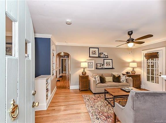 2nd image of 2525 Shenandoah Ave