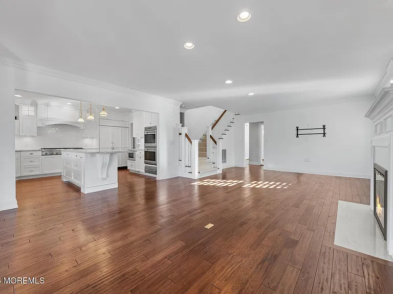 954 Barnegat Ln — Photo 17