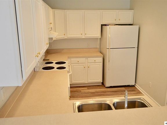 4th image of 55 Highmeadow Dr