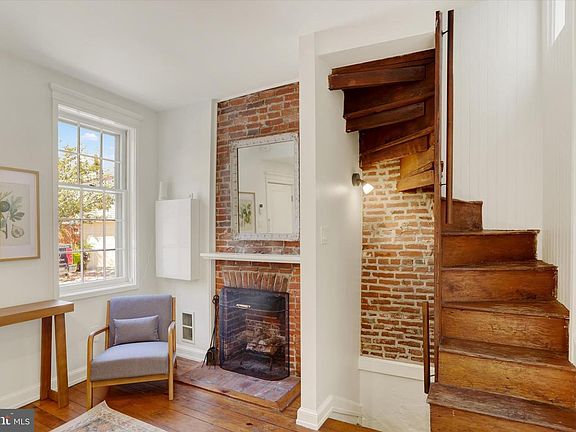 4th image of 731 S American St
