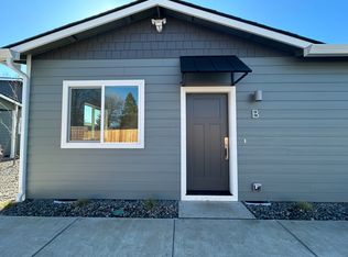 125 Lorraine Ave #B, Eagle Pt, OR 97524