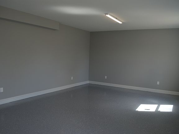 5th image of 1005 Cherry Ct
