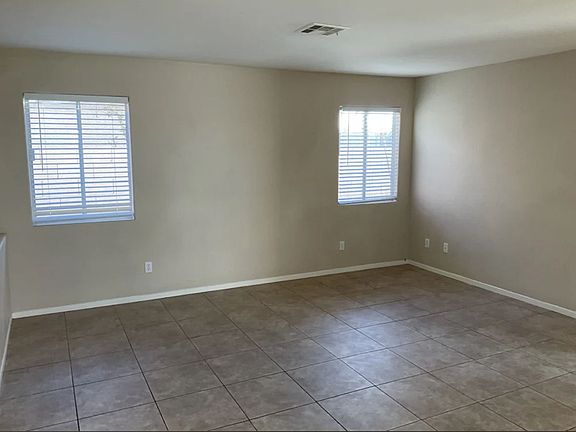 2nd image of 1128 N Rainbow Meadows Dr