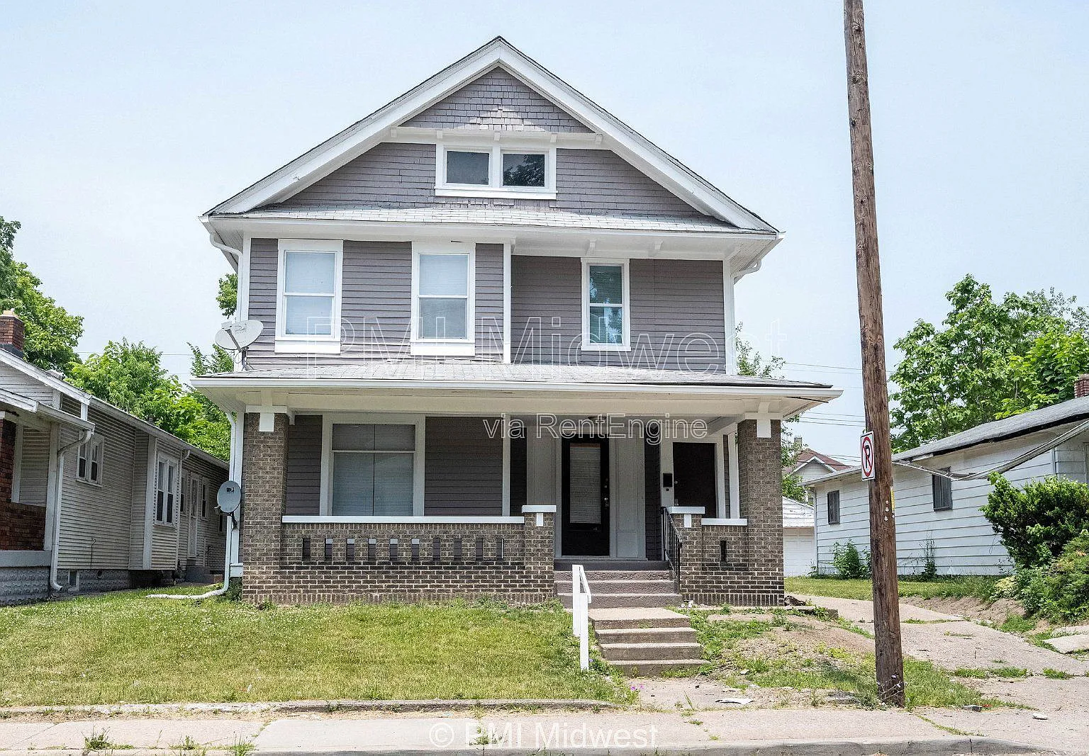 3 bed, 1.0 bath, 1031 sqft, $1,299 — Photo 1