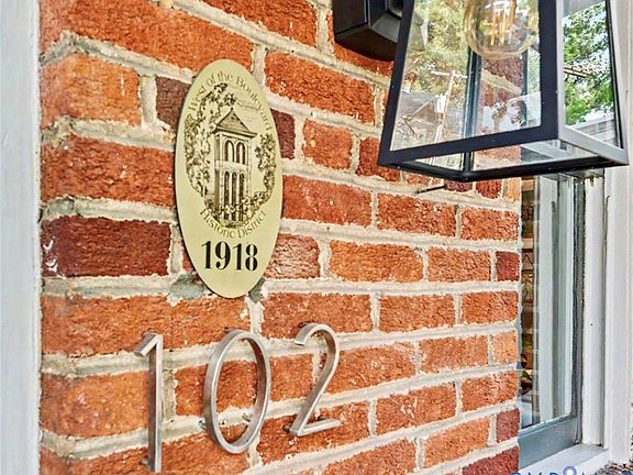 3rd image of 102 W Dooley Ave