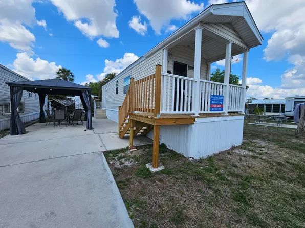 17200 Pioneer St #E4-23, North Fort Myers, FL 33917