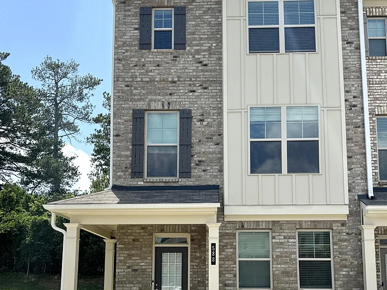 588 Amarante Cir — Photo 2