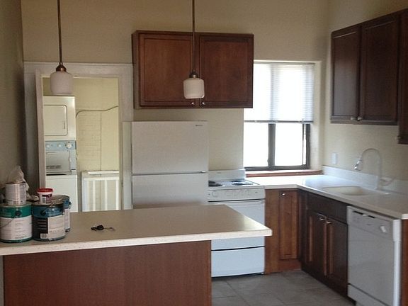 2nd image of 1529 W 34th Ave