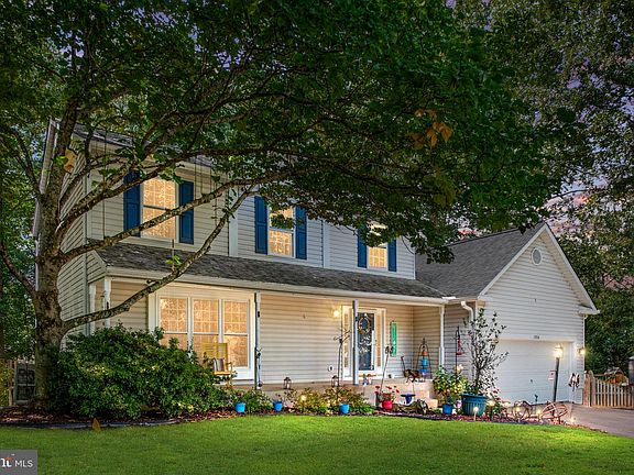 2nd image of 11906 Oakhurst Dr