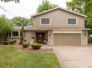 6924 Joanne Cir N, Niagara Falls, NY 14304