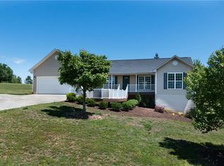 1605 Banchory Cir, Walhalla, SC 29691