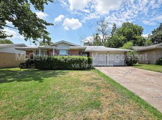 702 Goodyear St, Irving, TX 75062